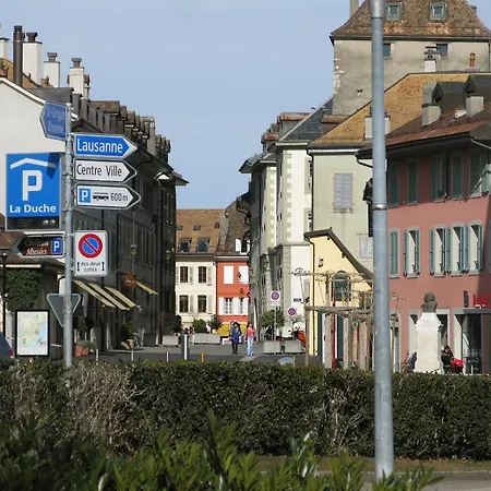 Lake Front Spacious Flat In Nyon