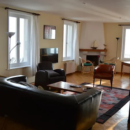 Lake Front Spacious Flat In