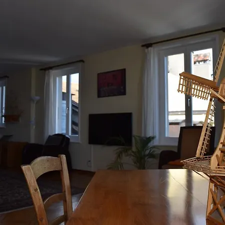 Lake Front Spacious Flat In Appartement