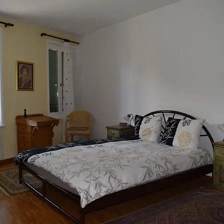 Lake Front Spacious Flat In