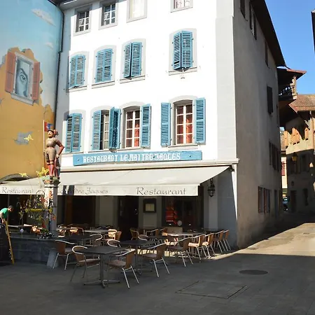 Lake Front Spacious Flat In Apartmán Nyon