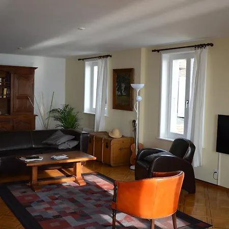 Lake Front Spacious Flat In Apartmán