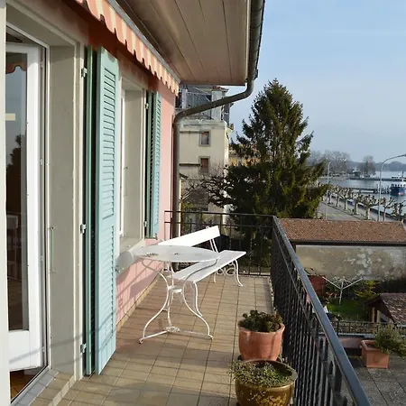 Lake Front Spacious Flat In