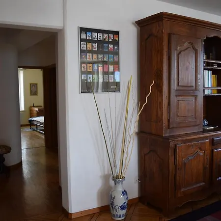 Lake Front Spacious Flat In Apartmán *